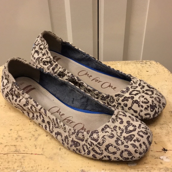 toms animal print flats